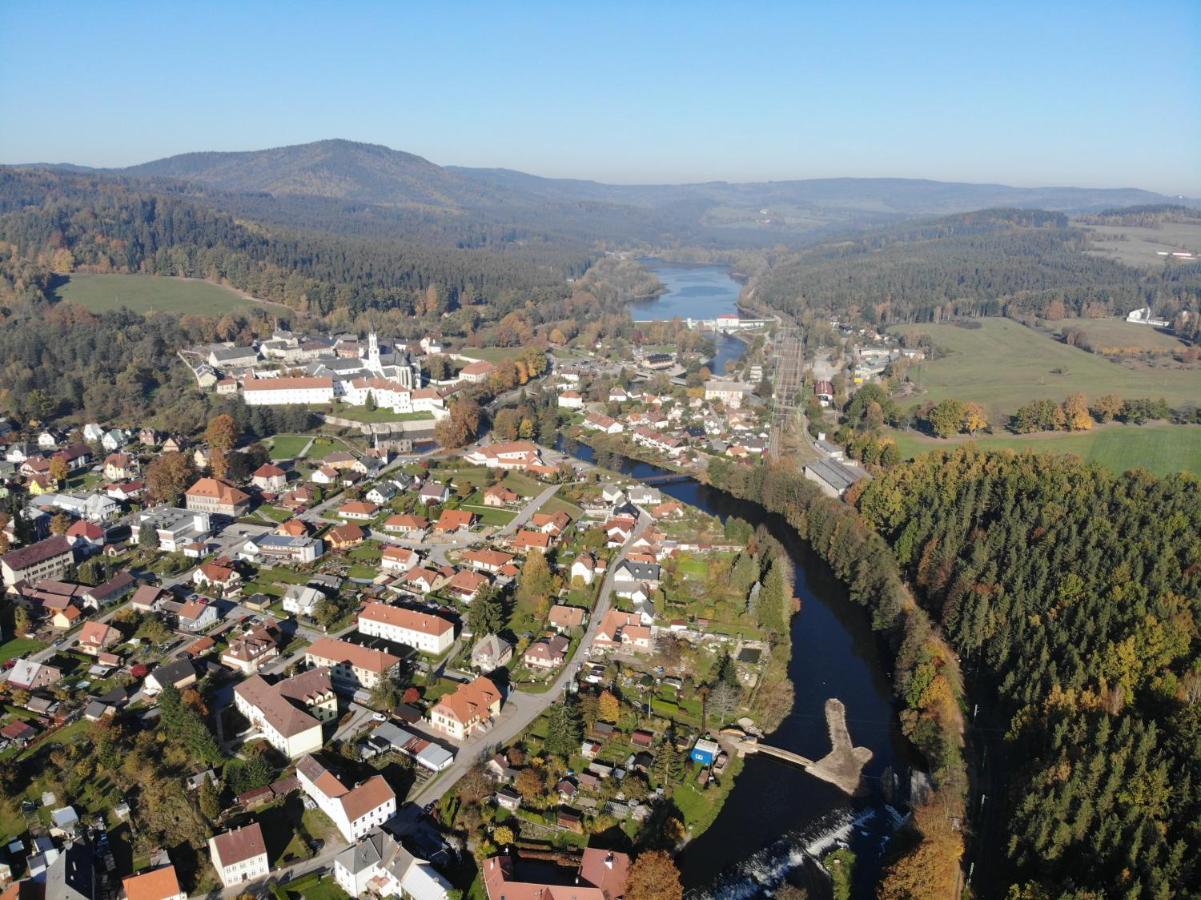 U Mikesu Apartment Vyšší Brod Bagian luar foto